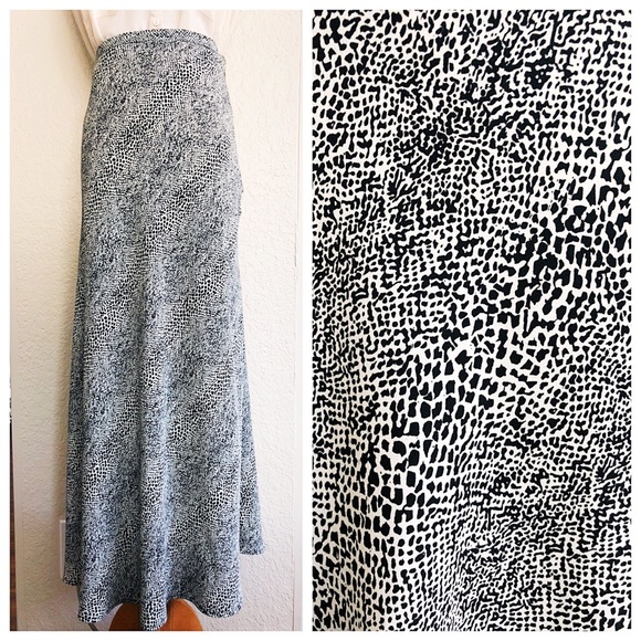 Black and White Snakeskin Print Skirt - Picture 1 of 3